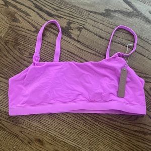 SKIMS Bra (price listed is lowest offer)